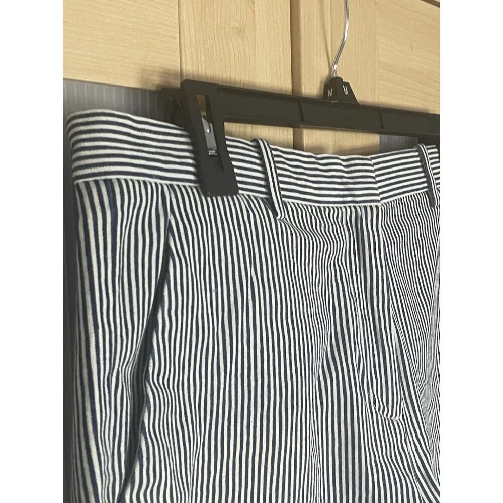 GAP Blue White Striped Shorts Sz 8 4